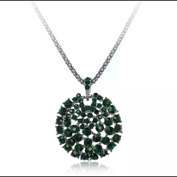 Women's Green Pendant Necklace - Picture 4 of 6